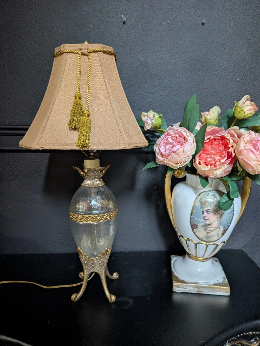 Vintage Ornate Gold Gilt Regency Mercury Glass Footed Table lamp 25